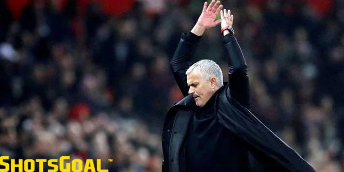 Alasan-Jose-Mourinho-Mendapat-Kartu-Kuning