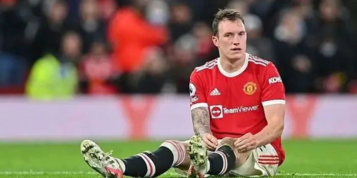 Cedera-&-Tantangan-Phil-Jones