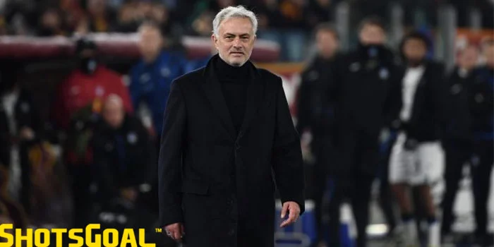 Jose Mourinho Dapat Kartu Kuning Pada Debutnya Di Liga Turki